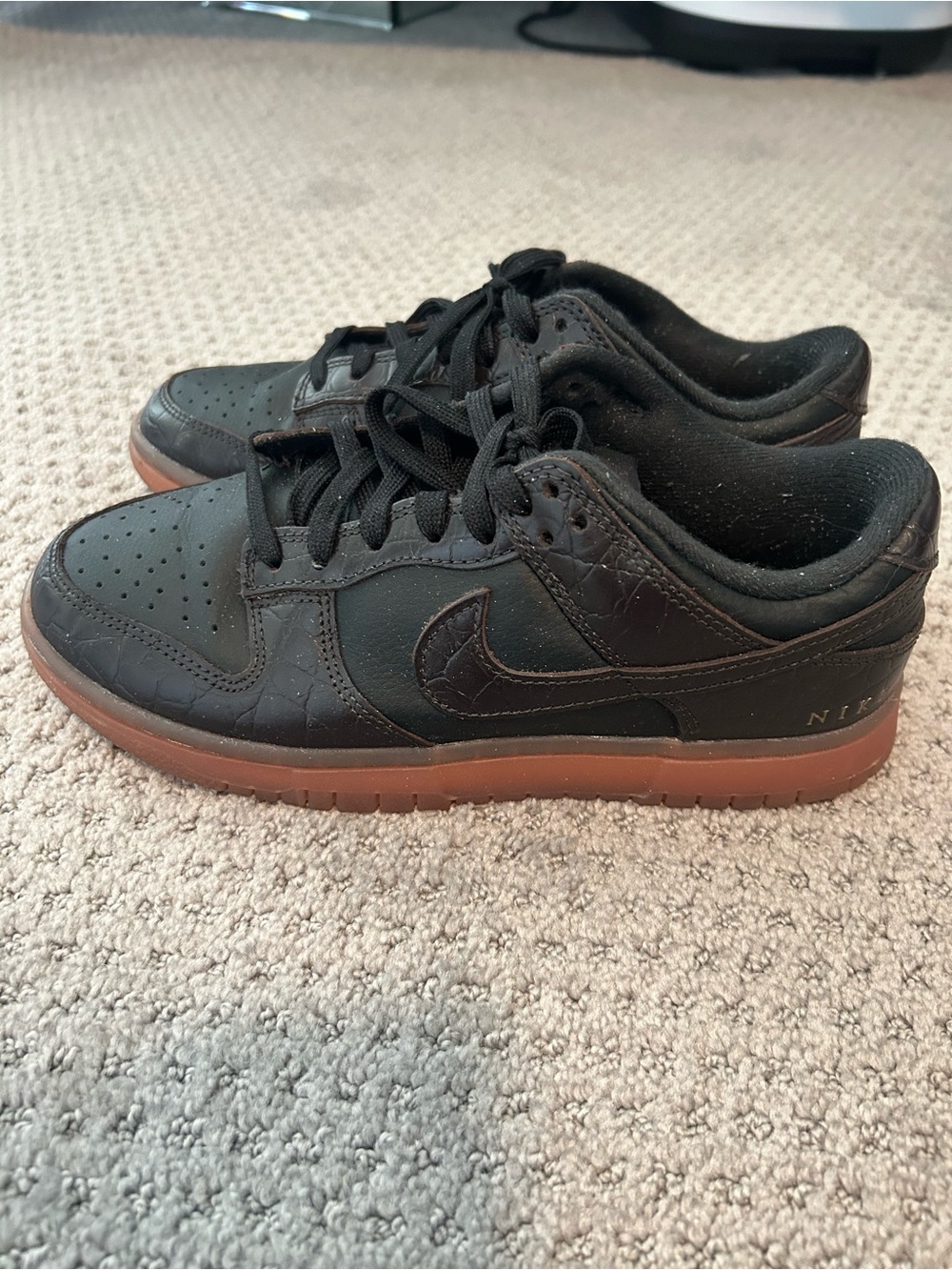 Nike Dunk Low men’s 6.5 velvet brown black